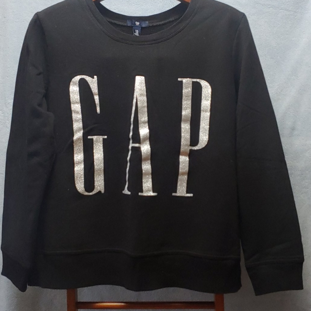 GAP sweater